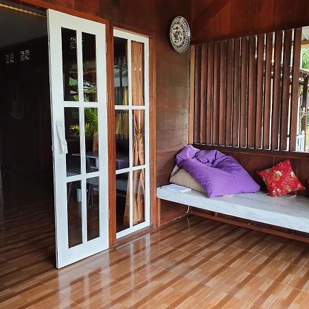 Amban Beach House Manokwari Exteriör bild